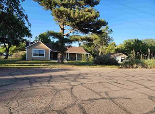 440 W 4th St, Quinter, KS 67752