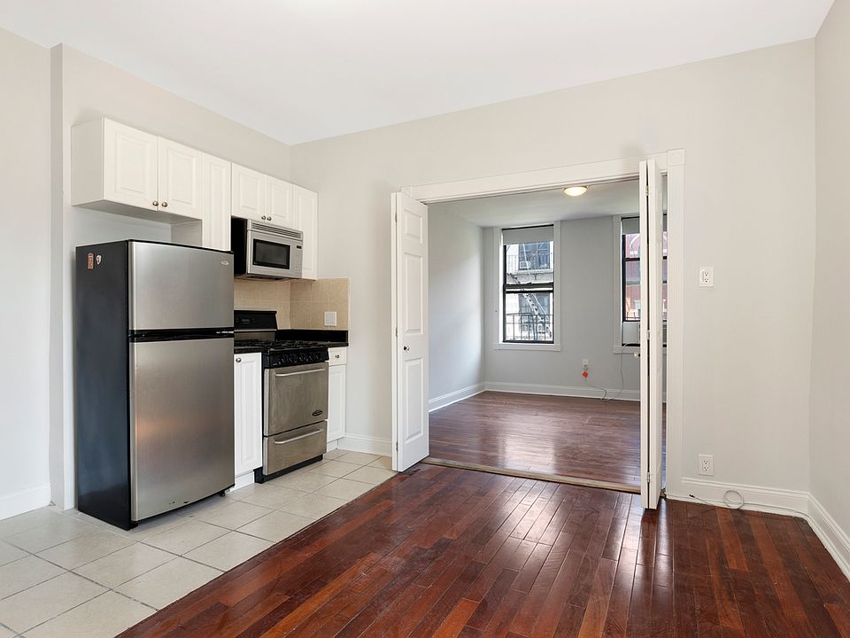 1st image of 131 Thompson St APT 5A
