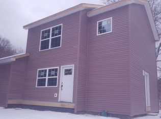 5 Lake Hills Rd, Troy, NY 12180