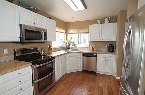 granite counters and stainless appliances