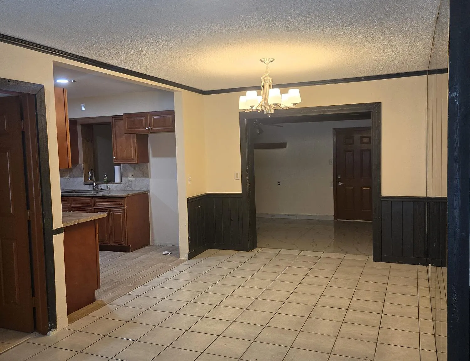 4 bed, 2.0 bath, 2193 sqft, $3,400 — Photo 4