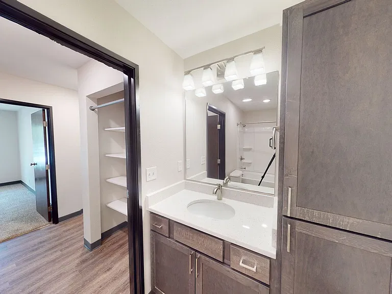 210 S Hyland Ave — Photo 7