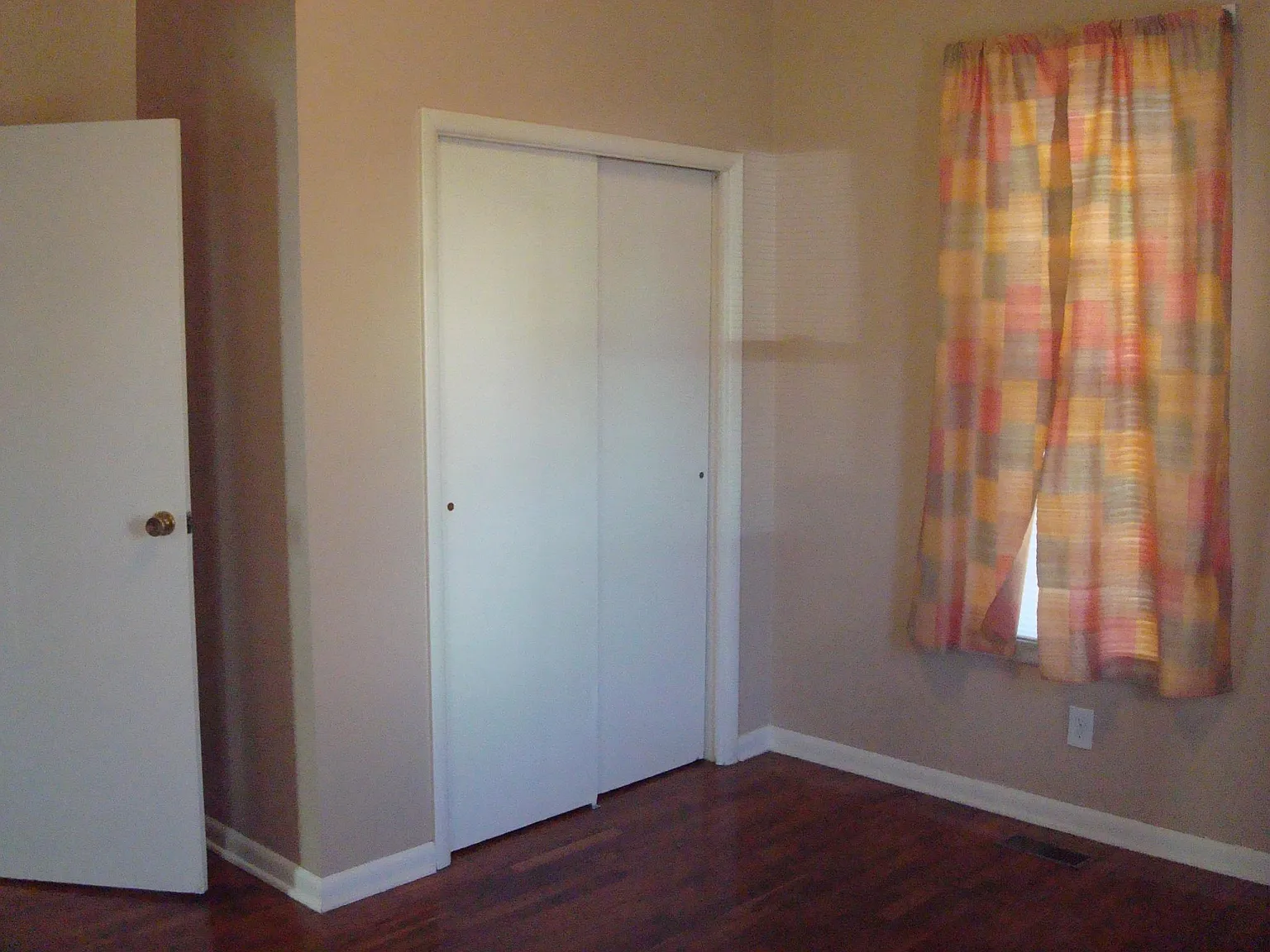 2 bed, 800 sqft, $800 — Photo 3