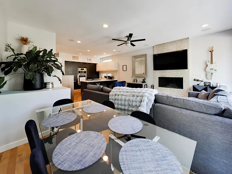 879 N Marshfield St #2 — Photo 6