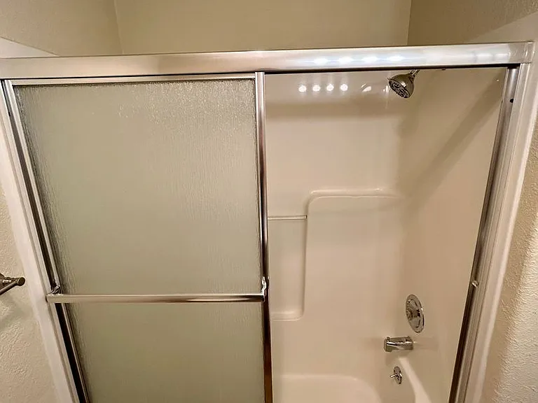 Main — Photo 18