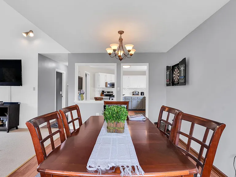 1060 Pebble Dr — Photo 7