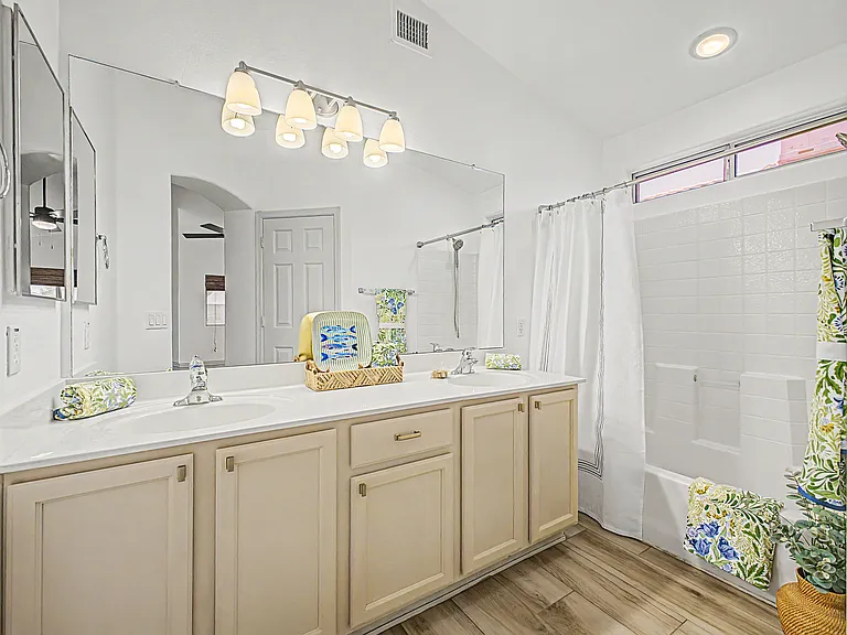3905 E Rockwood Dr — Photo 14