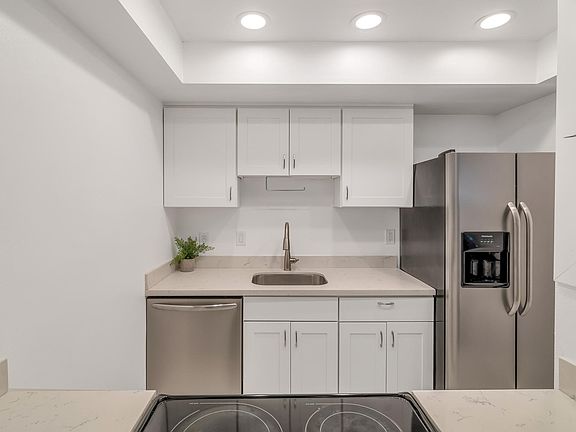 3rd image of 14605 NE 34th St APT H6