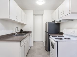 West Edmonton Court, Edmonton, AB T5T 1T8