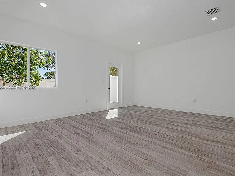 635 NW 30th Ter — Photo 19