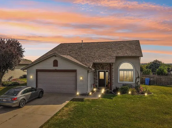605 Autumn Crest DRIVE, Watertown, WI 53094