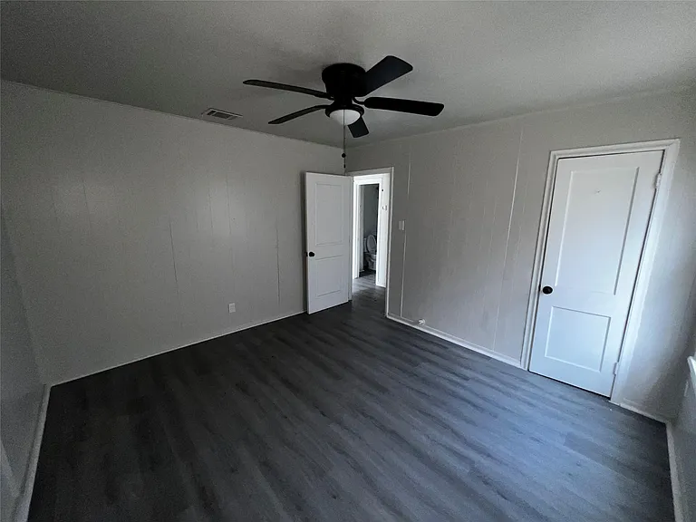 5401 Doolittle Blvd — Photo 12