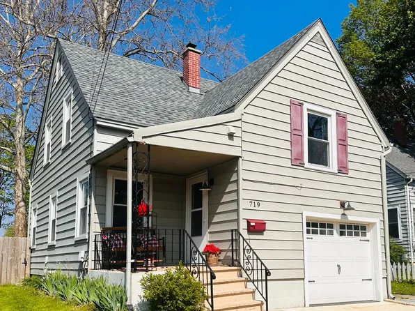 719 S Cross St, Sycamore, IL 60178