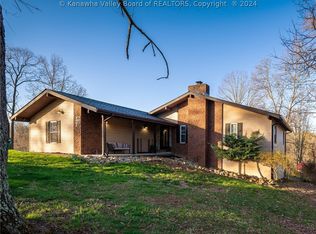 3 Appaloosa Ln, Scott Depot, WV 25560