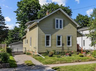 320 W 16th Ave, Oshkosh, WI 54902