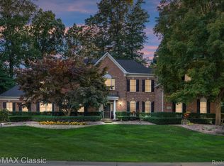 15661 Troon Ct, Northville, MI 48168