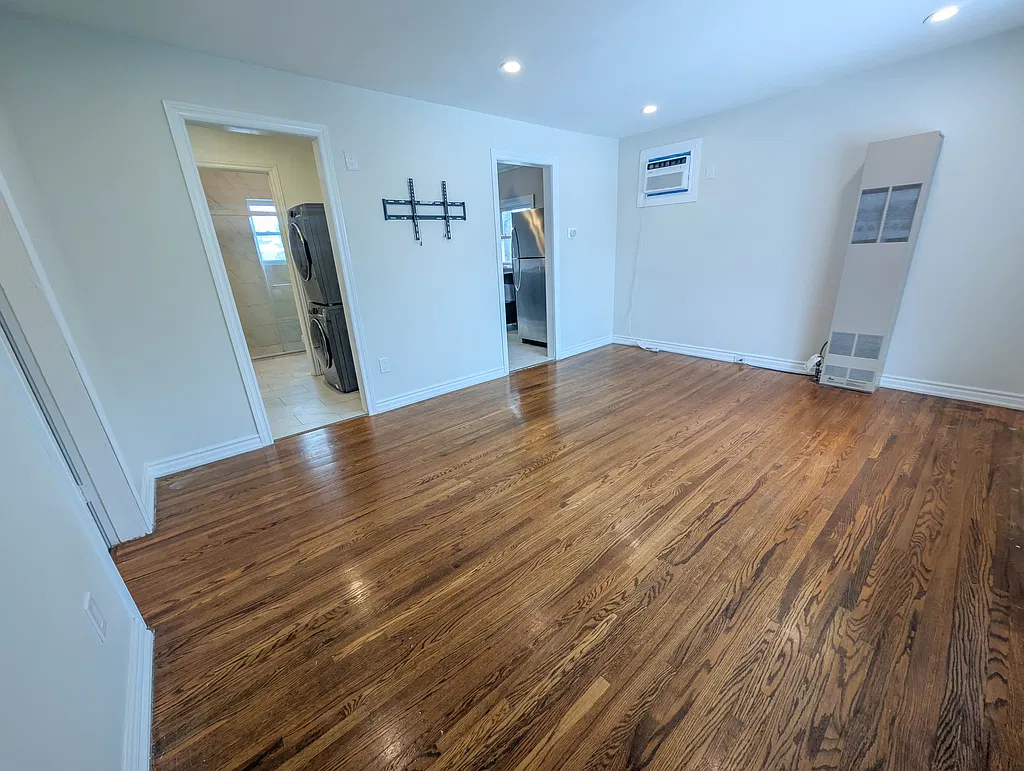 34 Aberdeen Court — Photo 3