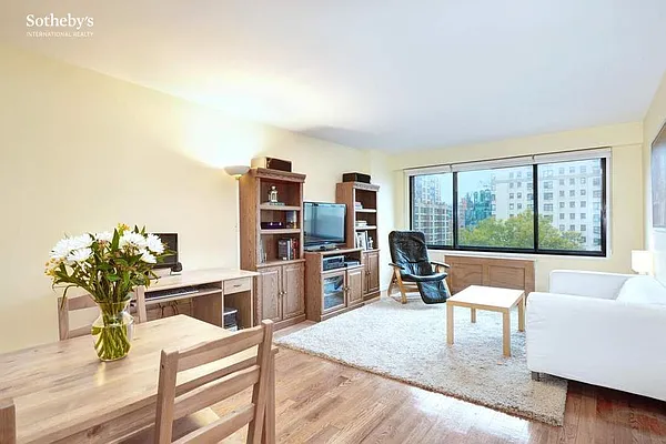 Rented by Sotheby's International Realty | media 9