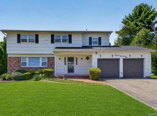 1171 Carlls Straight Path, Dix Hills, NY 11746