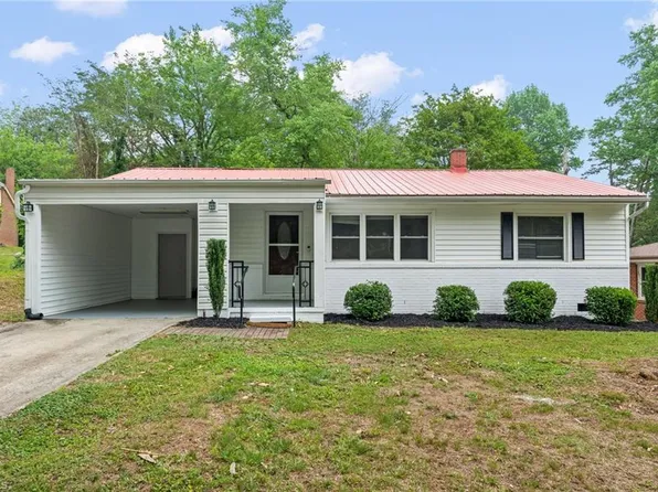 1410 Wiltshire St, High Point, NC 27265