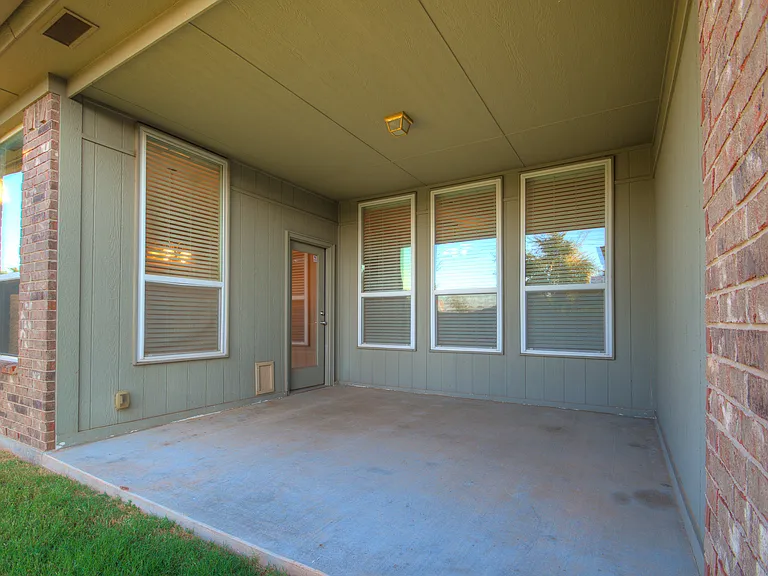 2532 NW 179th Ct — Photo 36