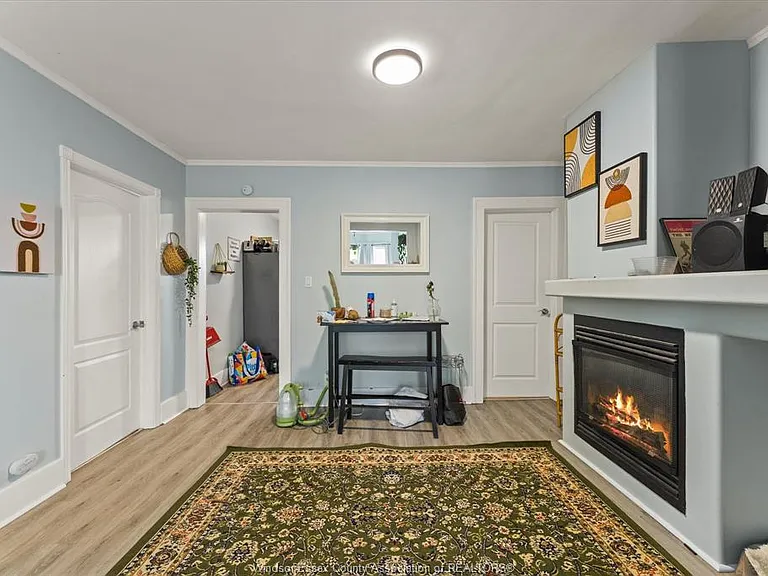 890 Howard Ave — Photo 28