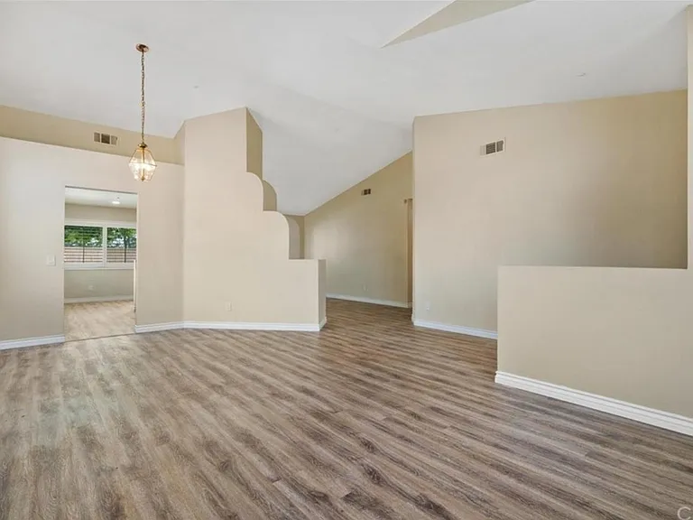 1645 W Victoria St — Photo 6