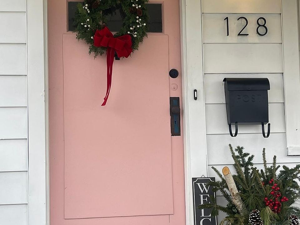1st image of 128 N Quentin Ave