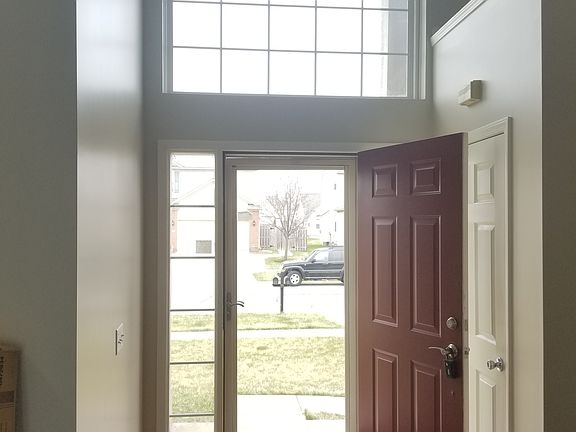 4th image of 7905 Newbury Dr