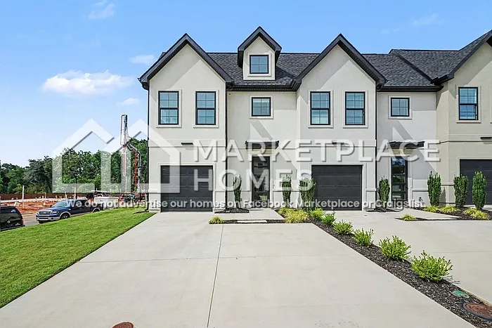 3 bed, 2.5 bath, 1571 sqft, $1,830 — Photo 2