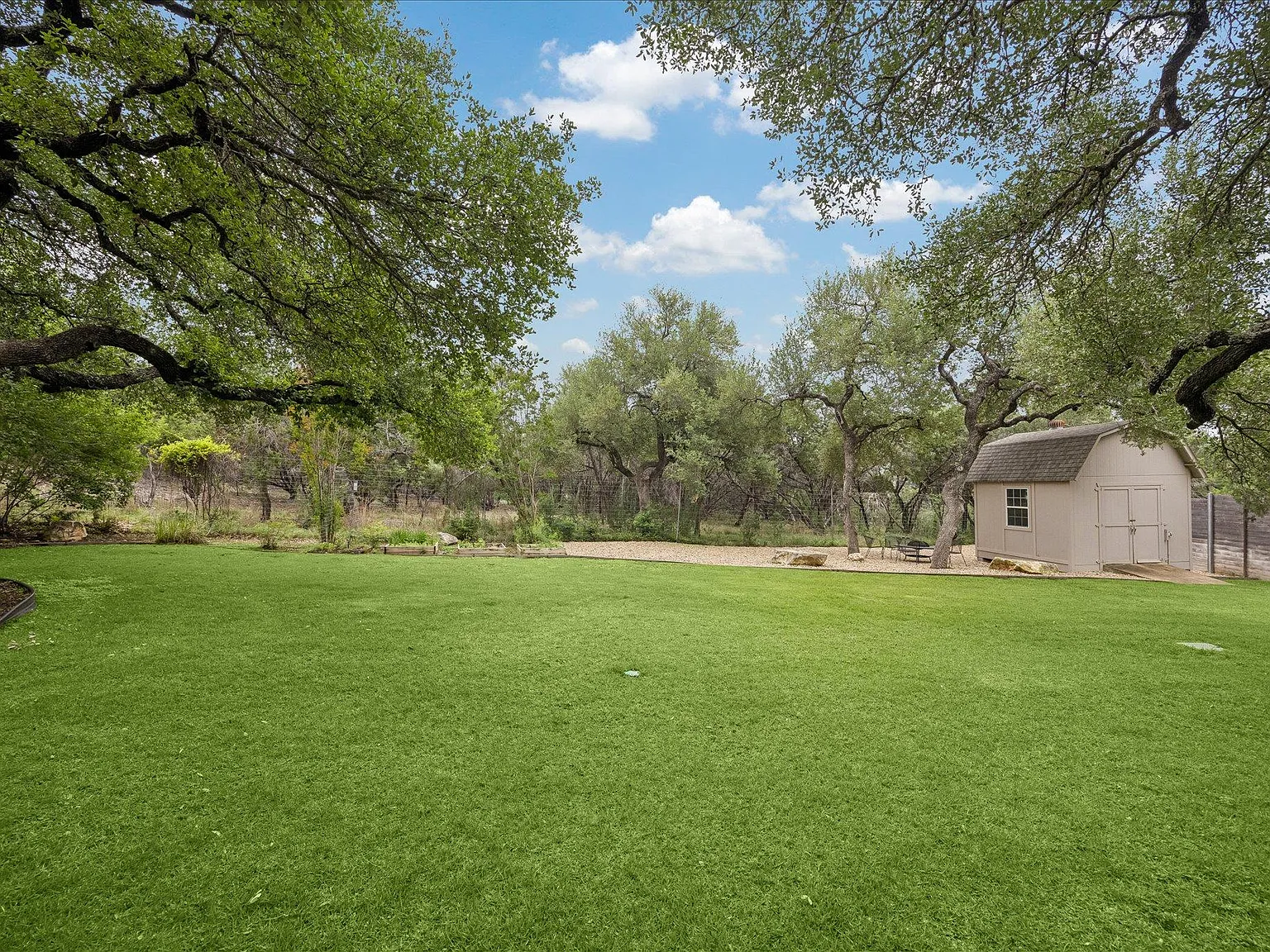 4 bed, 2.5 bath, 2800 sqft, $5,750 — Photo 4
