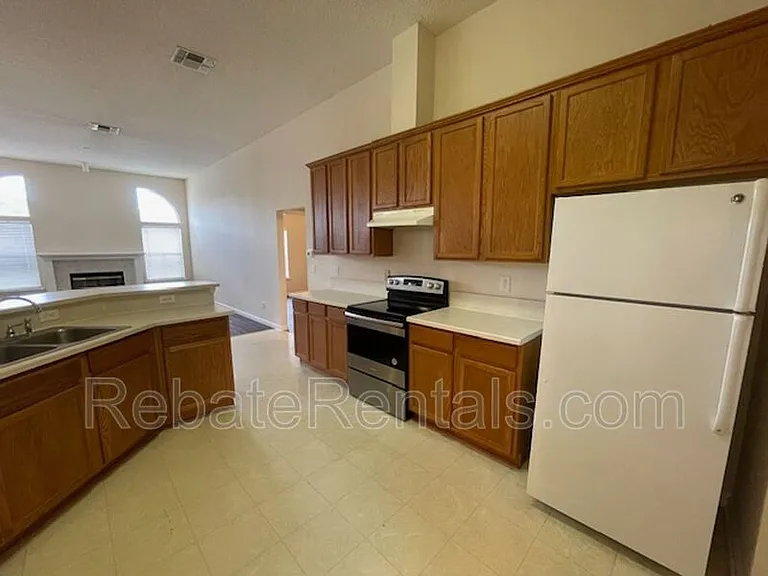 5009 Grand Lakes Dr S — Photo 18