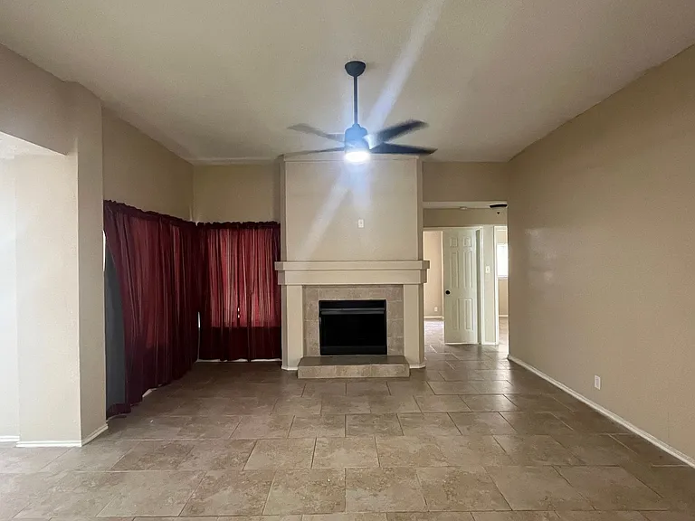 8469 Maple Ridge Dr — Photo 4