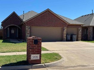 908 SW 81st St, Lawton, OK 73505