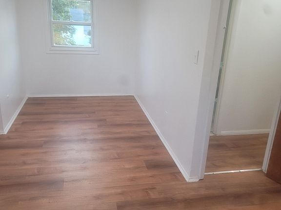 4th image of 27 Farnum Blvd Floor 1