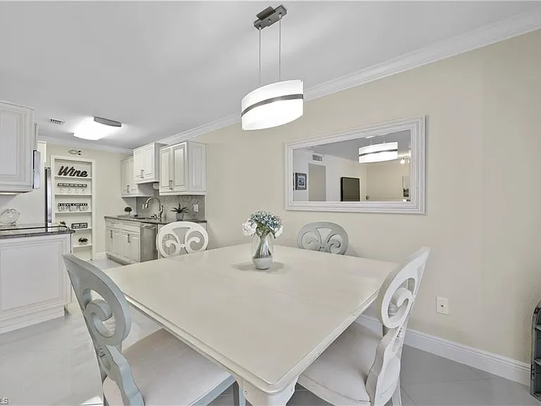 2100 Gulf Shore Blvd N #212 — Photo 11