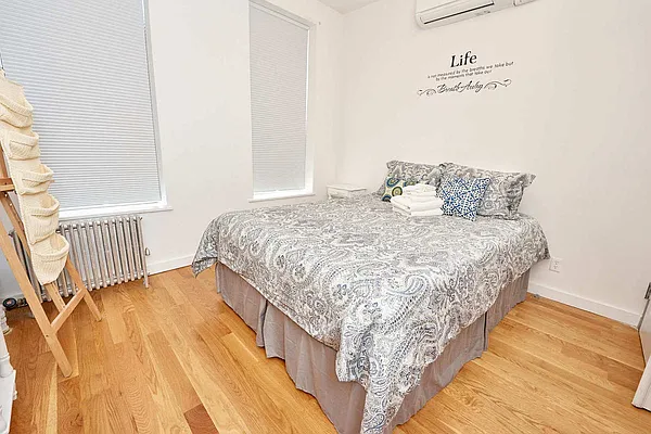 Rented by Safdie Realty Group | media 21