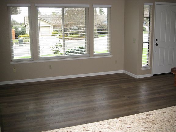 3rd image of 1303 Bellwood Ct