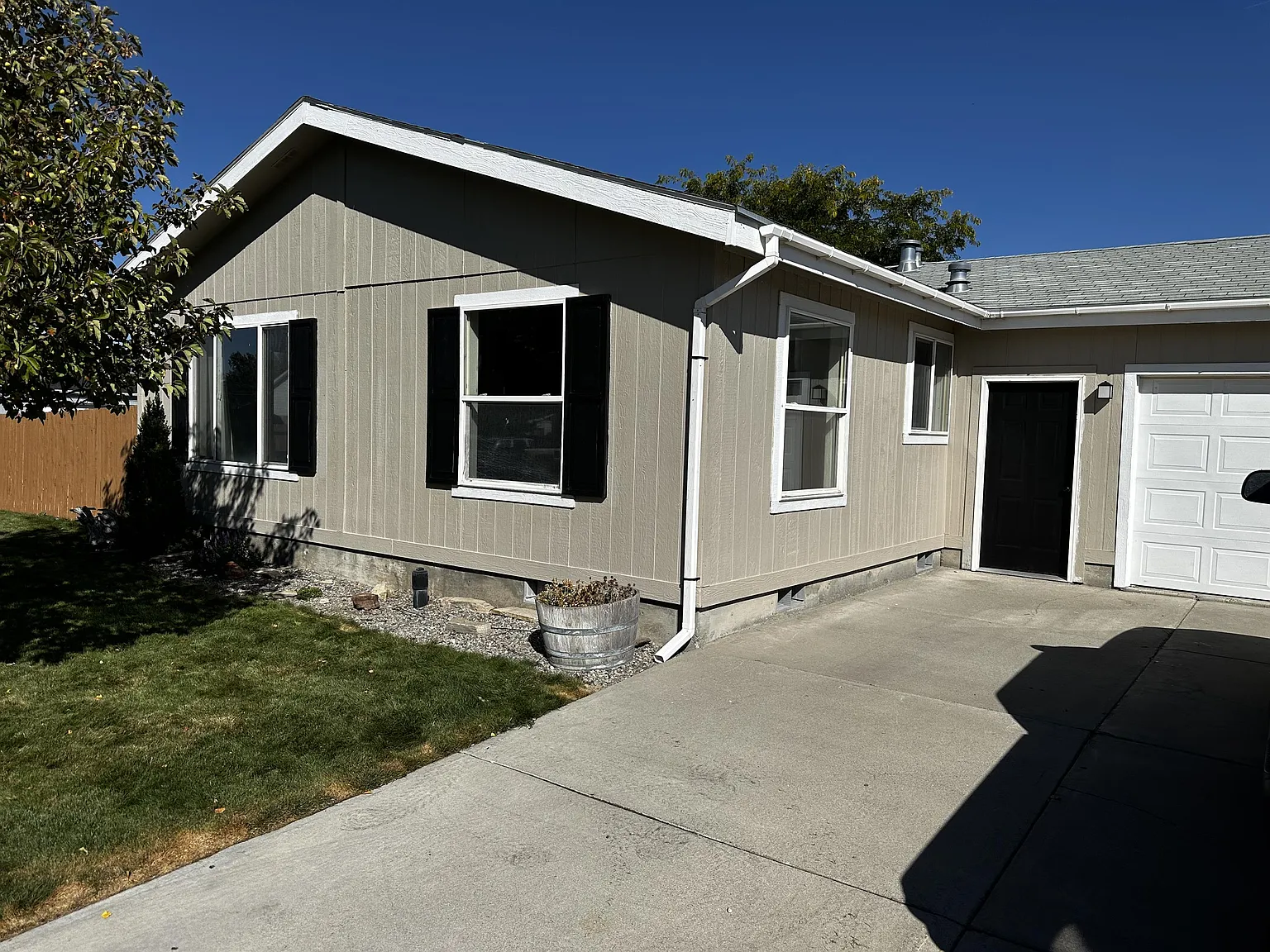 Erin - 1 — Photo 3