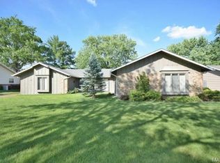 484 Brightspur Ln, Ballwin, MO