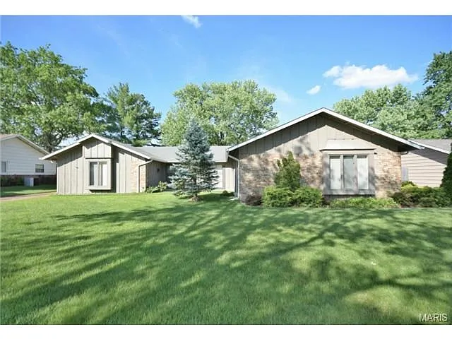 484 Brightspur Ln photo 1