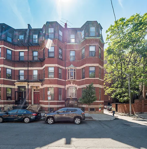 30 Gloucester St Photo 1