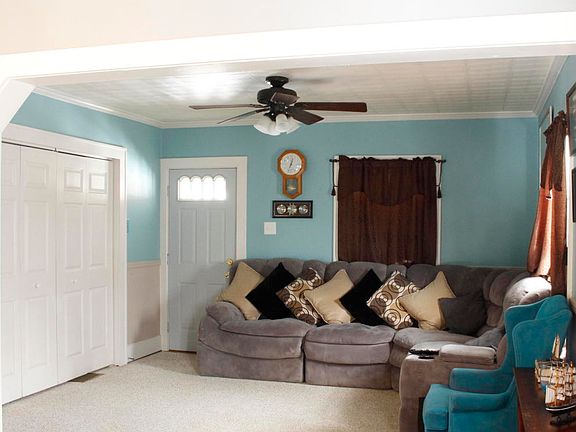 2nd image of 266 W 23rd St