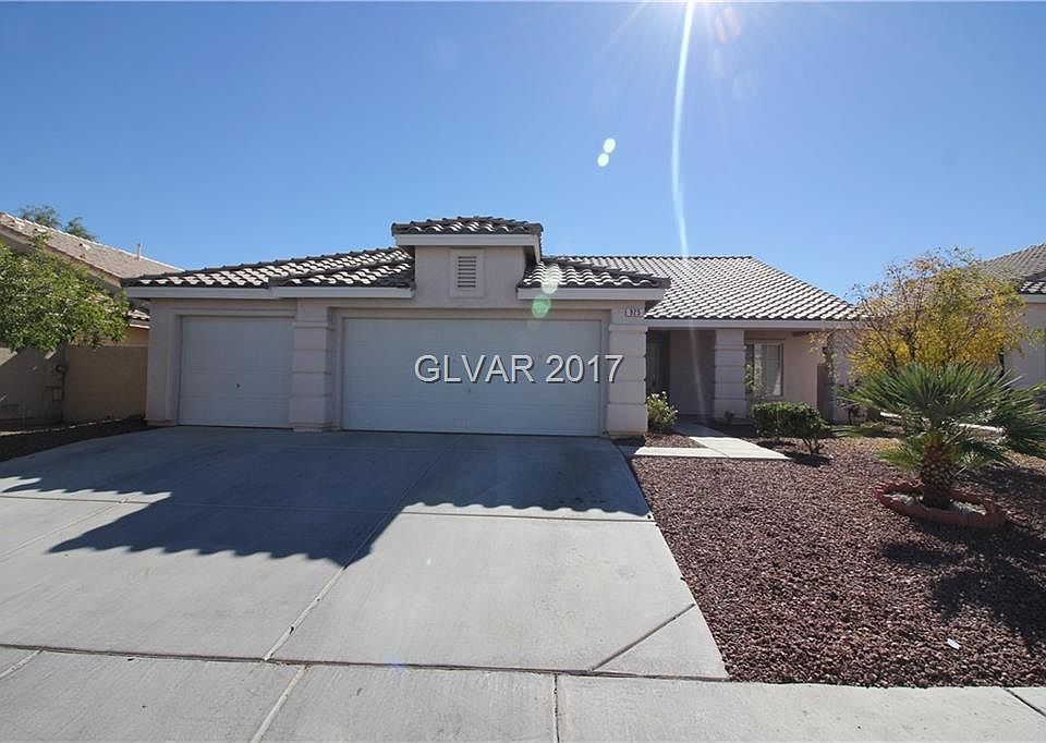 1st image of 925 Coldwater Falls Way
