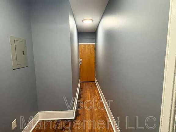 5th image of 1476 Chapel St #204