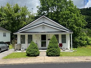 909 E 2nd St, Richlands, VA