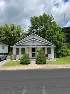 909 E 2nd St, Richlands, VA, 24641
