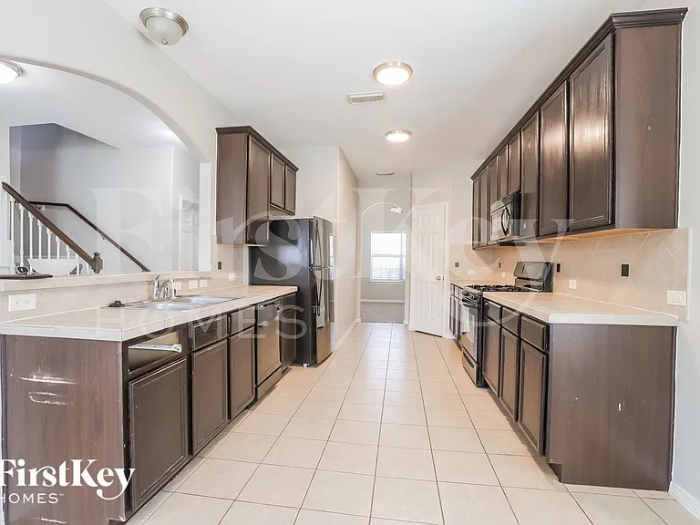 8015 N Tarrytown Crossing Dr — Photo 6