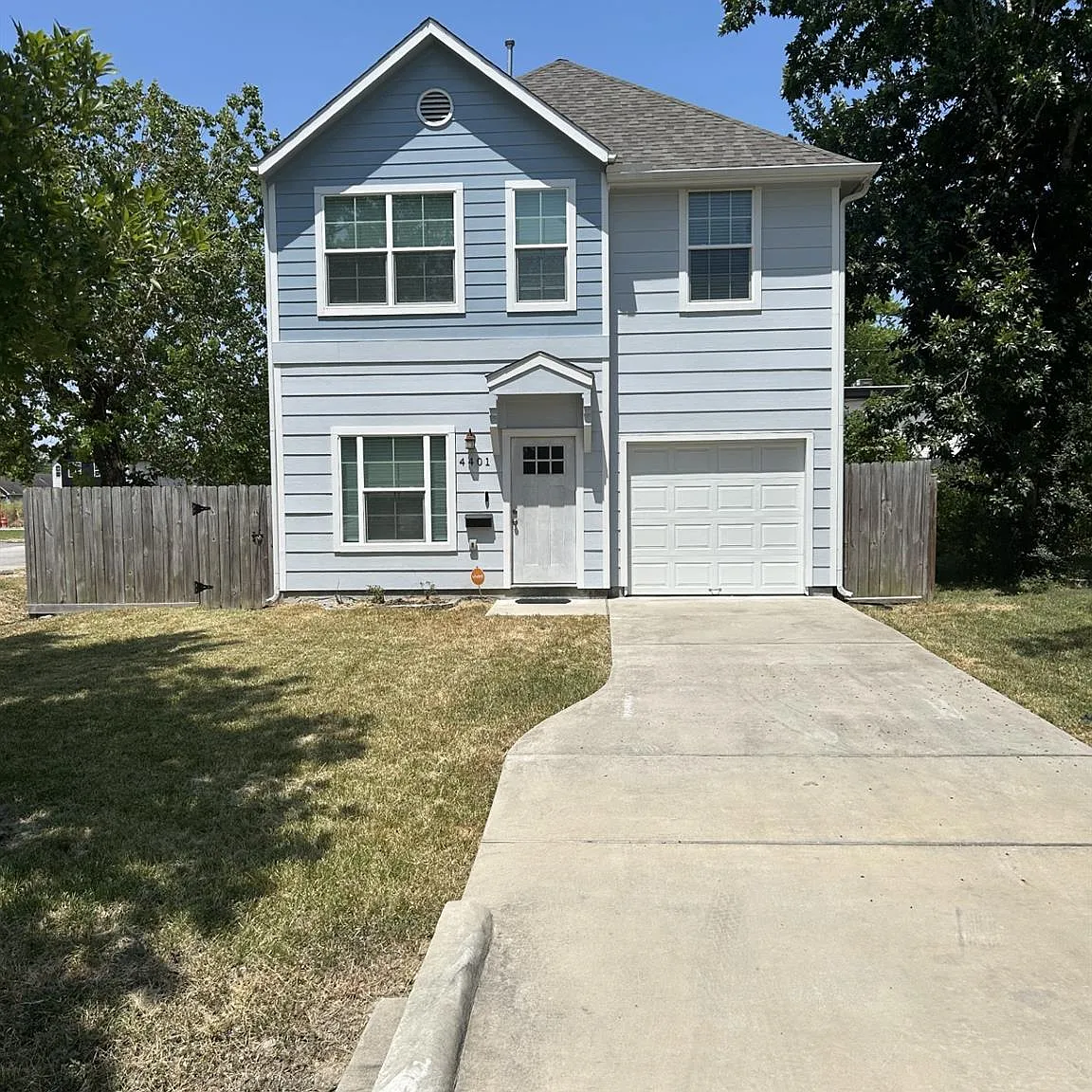4 bed, 2.5 bath, 1375 sqft, $1,850 — Photo 1