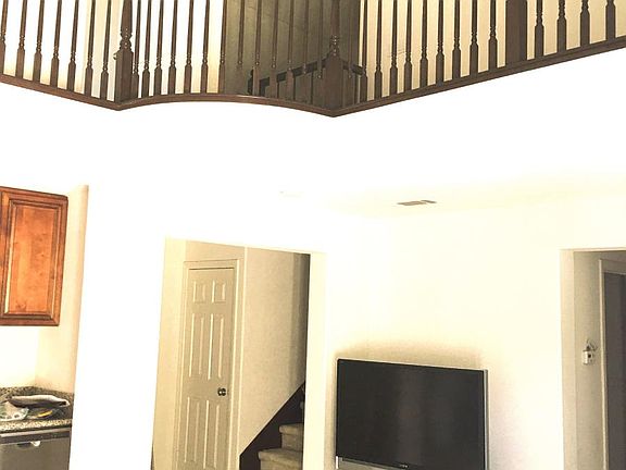 3rd image of 15812 Aviation Ct